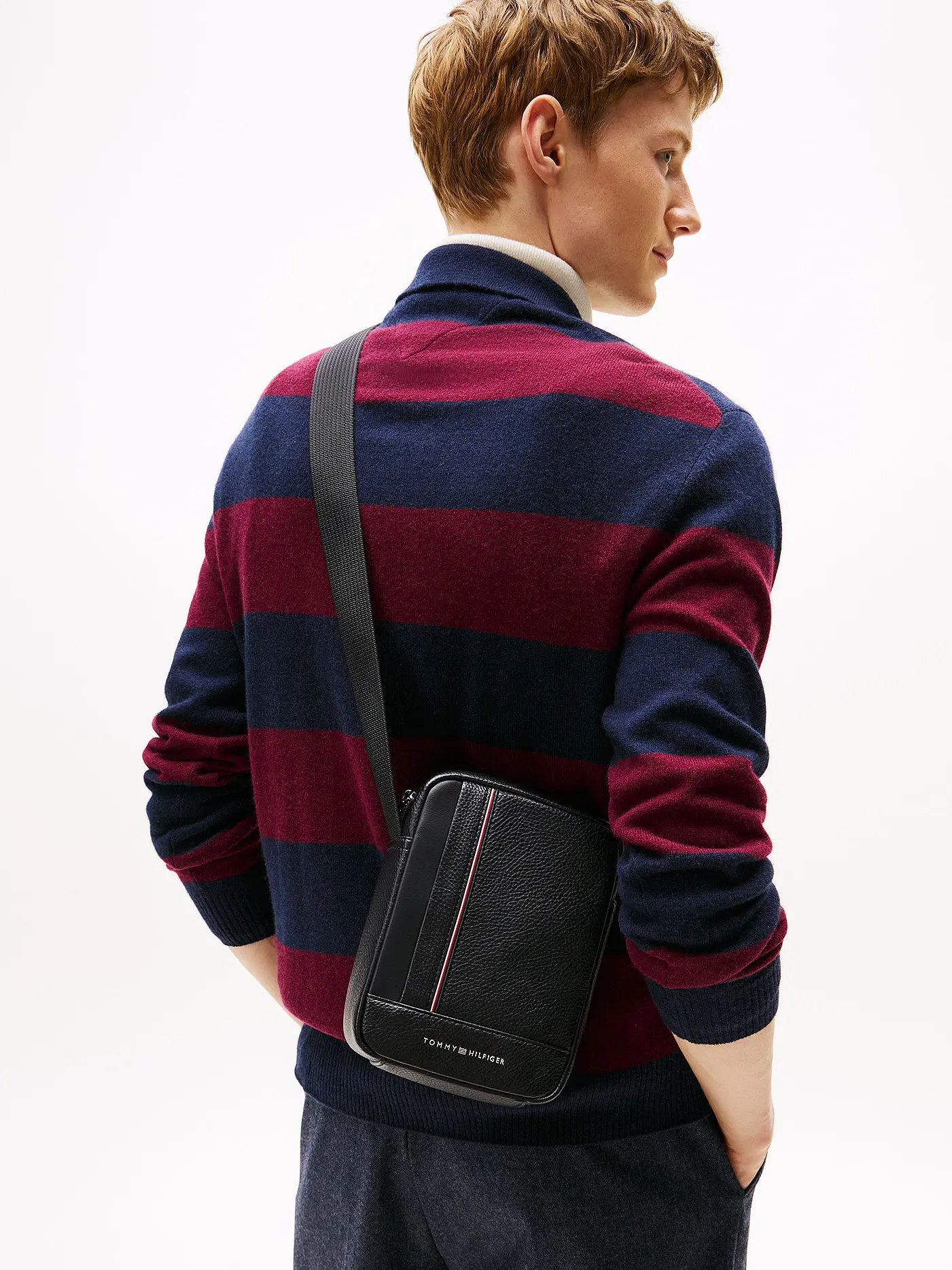 TOMMY HILFIGER | Umhängetasche TH CENTRAL | 
